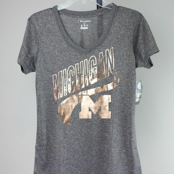 Tops - Michigan Wolverines Women's V-Neck T-Shirt Tops - Michigan Wolverines Women's V-Neck T-Shirt